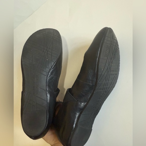 Kenneth Cole Pro Time Black Velvet Ankle Strap Ballet Flats Size 7 GUC - Picture 8 of 9